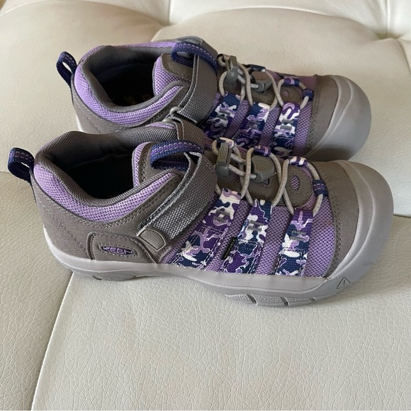 Keen Sandals Girls Newport H2 Size 4 purple EUC - Picture 1 of 14